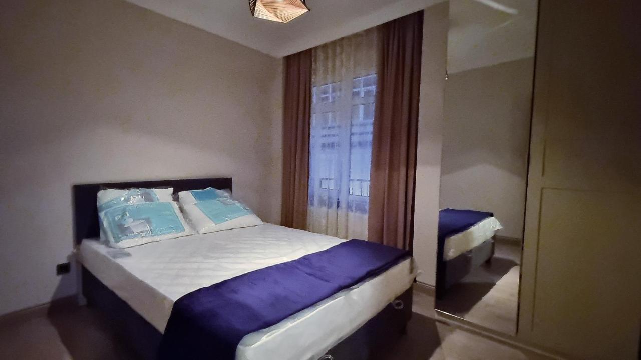 Tam Merkezde Yepyeni Bir Daire Istanboel Buitenkant foto